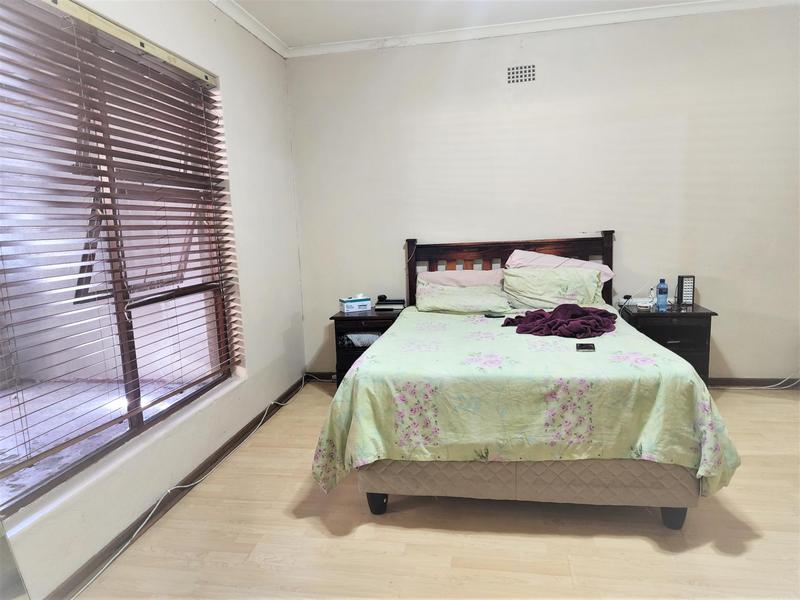 8 Bedroom Property for Sale in Belgravia Western Cape